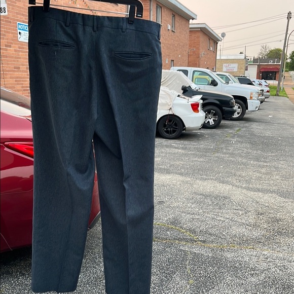 Charcoal Gray Dress Pants with Professional Tailoring - Picture 5 of 8